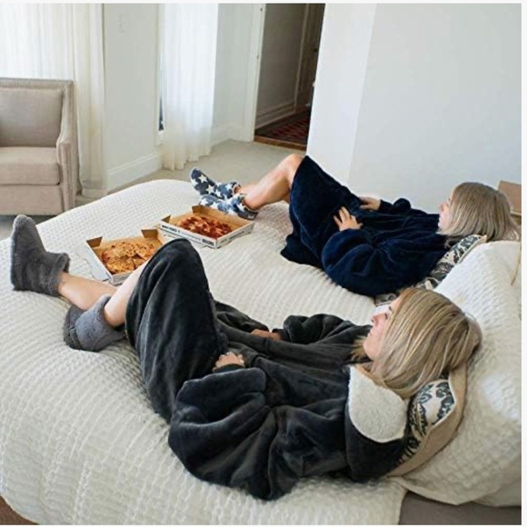 NWT Oversized Wearable Hoodie Blanket Sherpa Wearable Blanket Sweater Sweatshirt - Picture 5 of 12